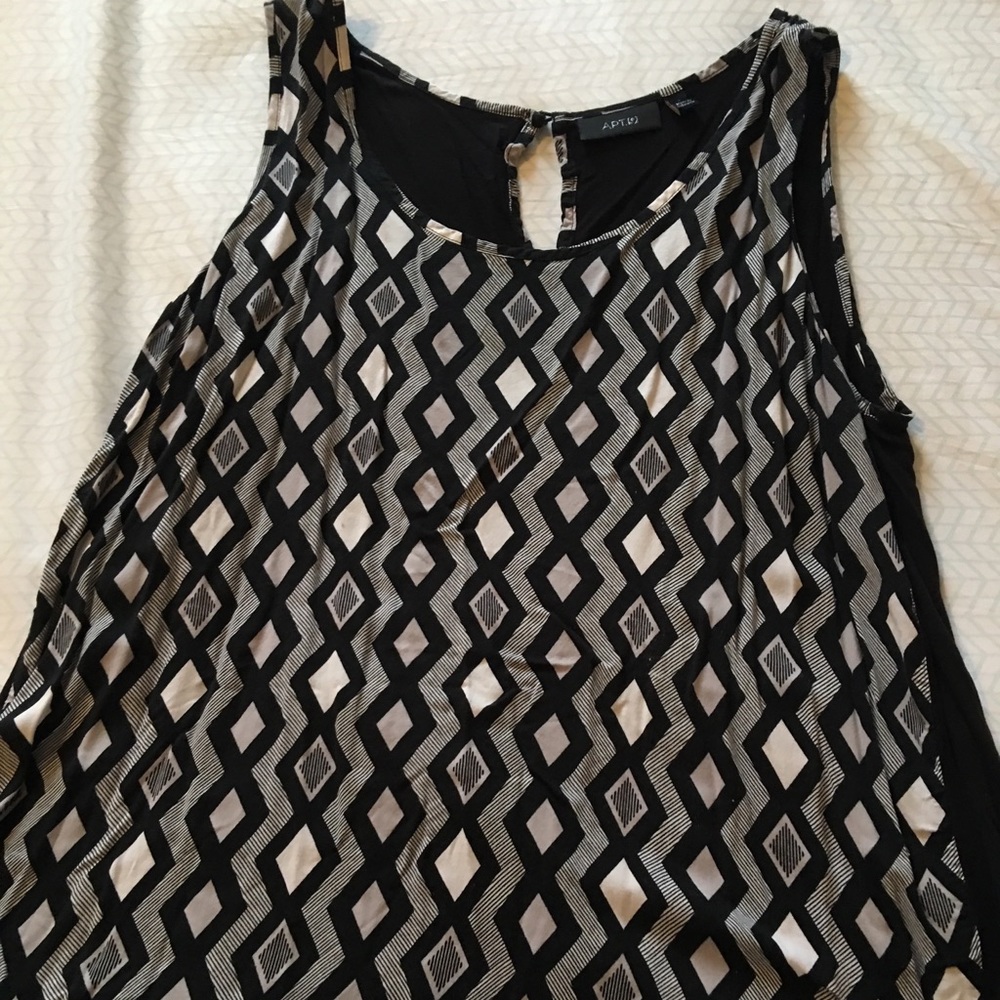 Black and white Apt 9 top